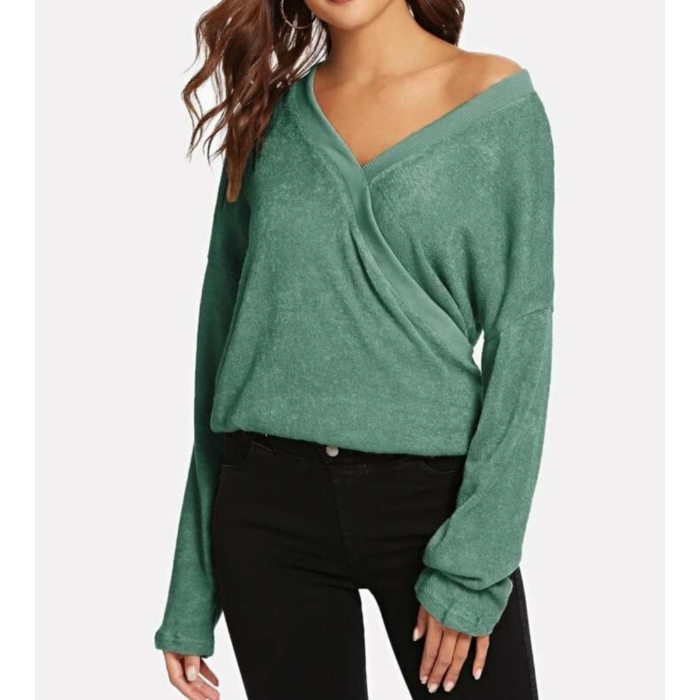 🔥FINAL SALE🔥VIVA | Green V-neck Solid Sweater - Picture 4 of 5
